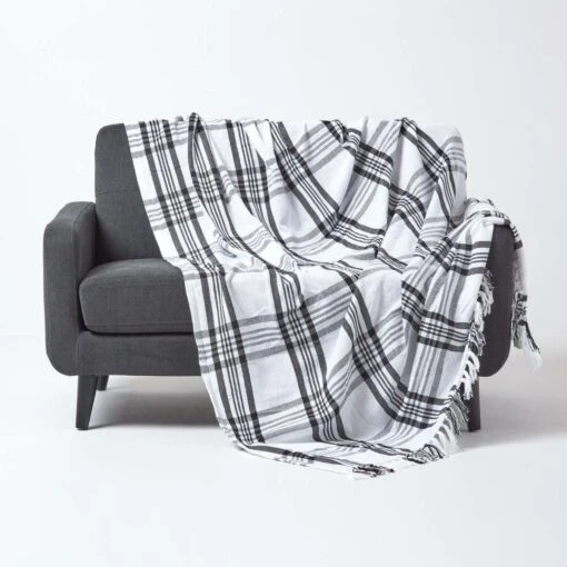 White & Black Tartan Check Sofa And Bed Throw -Best Homeware Store 01 sf1355a black white tartan check throw