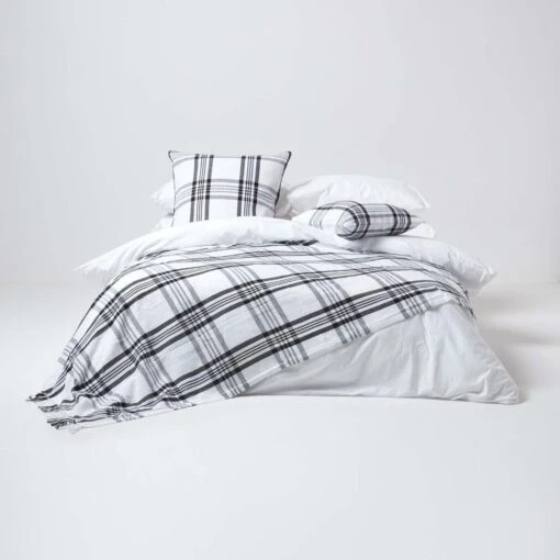 White & Black Tartan Check Sofa And Bed Throw -Best Homeware Store 03 sf1355a black white tartan check throw