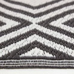 Black And White Geometric Design Reversible Outdoor Rug -Best Homeware Store ga1157 4