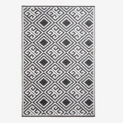 Black And White Geometric Design Reversible Outdoor Rug -Best Homeware Store ga1157 5