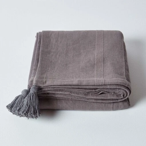 Cotton Rajput Ribbed Sea Grey Throw -Best Homeware Store httpsimages.vikkit.co .ukhomescapesthrowsrajputsf17742 sf1774 cotton rajput ribbed grey throw