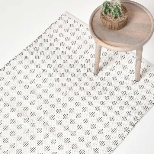 White Geometric Black Diamond Chindi Rug -Best Homeware Store ru1229 01