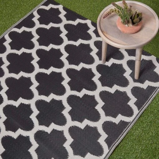 Nola Geometric Black & White Outdoor Rug -Best Homeware Store ru1348 2 2