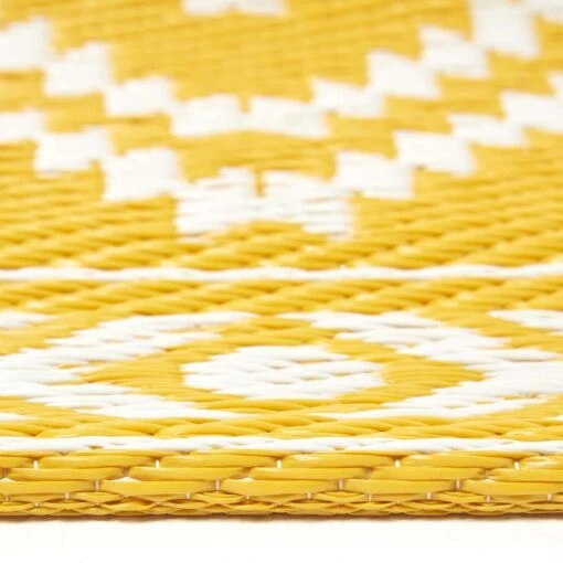 Anna Aztec Yellow & White Outdoor Rug -Best Homeware Store ru1366a 4 1