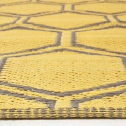 Yellow Outdoor Rug With Honeycomb Pattern, 182 X 122 Cm -Best Homeware Store ru1389 4