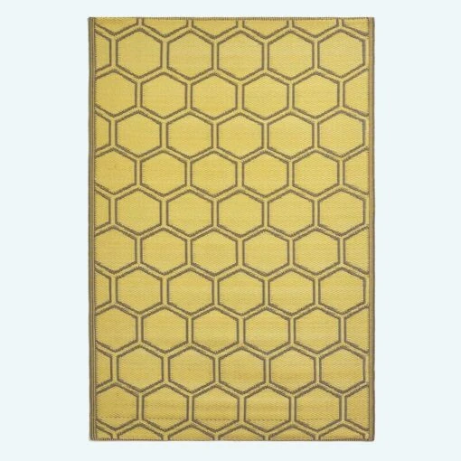 Yellow Outdoor Rug With Honeycomb Pattern, 182 X 122 Cm -Best Homeware Store ru1389