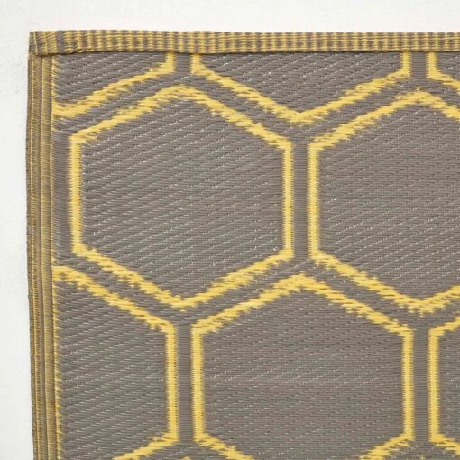 Yellow Outdoor Rug With Honeycomb Pattern, 182 X 122 Cm -Best Homeware Store ru1389 6