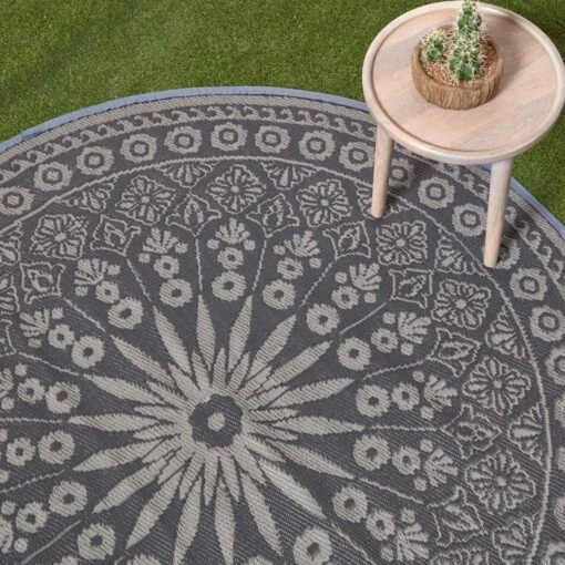 Black Outdoor Rug With Mandala Pattern, 170 Cm -Best Homeware Store ru1391 2