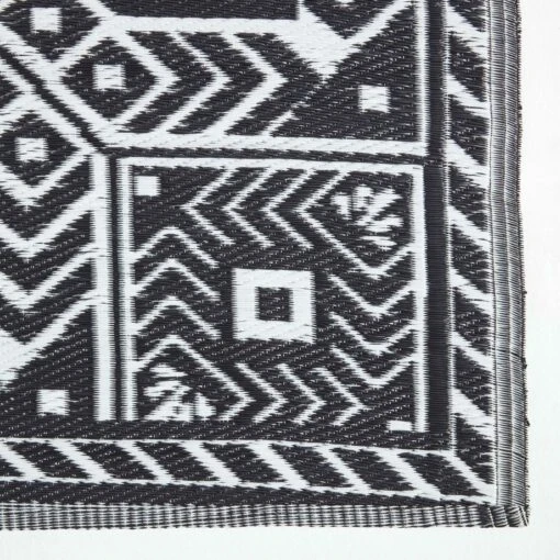 Black & White Outdoor Rug With Geometric Aztec Design, 120 X 180 Cm -Best Homeware Store ru1394 3