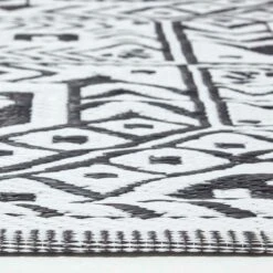 Black & White Outdoor Rug With Geometric Aztec Design, 120 X 180 Cm -Best Homeware Store ru1394 4