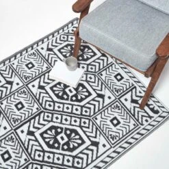 Black & White Outdoor Rug With Geometric Aztec Design, 120 X 180 Cm -Best Homeware Store ru1394 7