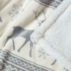 Grey & White Soft Nordic Christmas Throw -Best Homeware Store sf1219 3