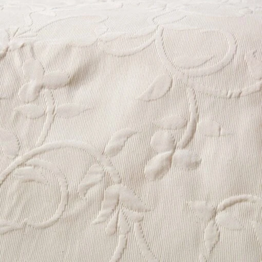 Cream Cotton Rich Floral Metelassé Pattern Bedspread -Best Homeware Store sf1790 3